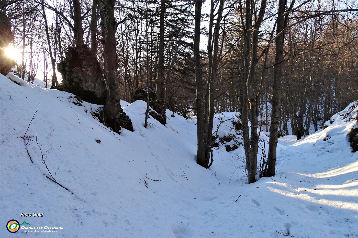 70 Bello pestare la neve seguendo traccia ....JPG